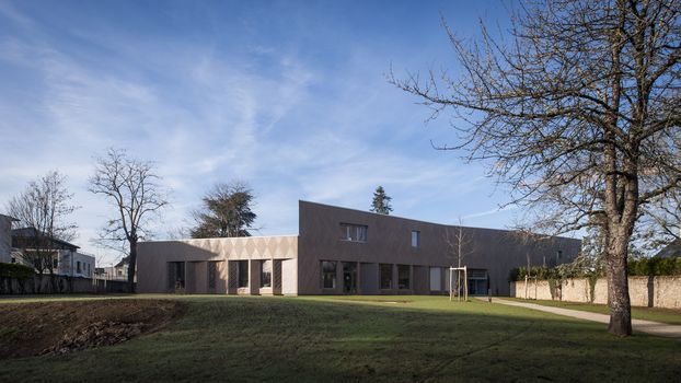 Médiathèque, salle de spectacle et bureaux à Ballan Miré