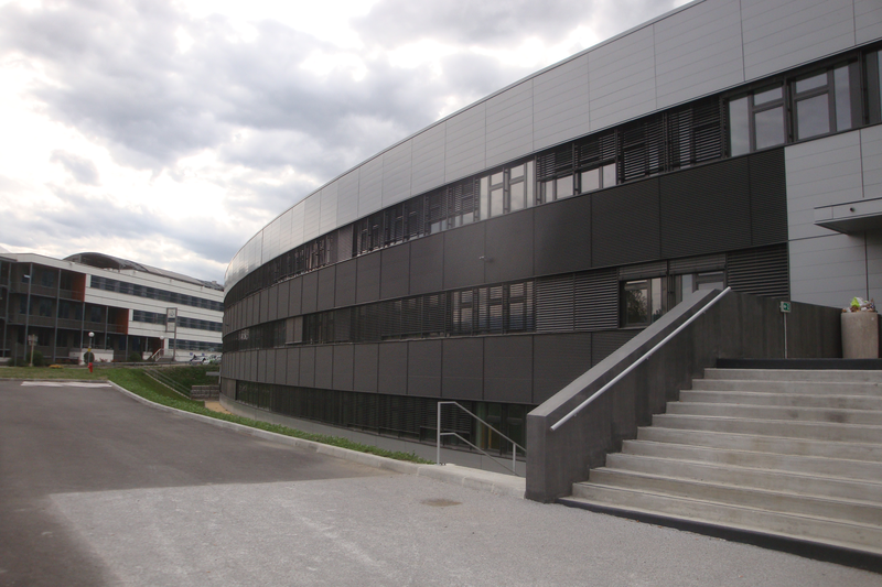 Hall expérimental et bureaux, European Synchrotron Radiation Facility (ESRF) à Grenoble